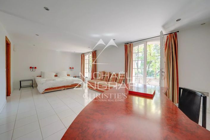 Image No.21-12 Bed House for sale