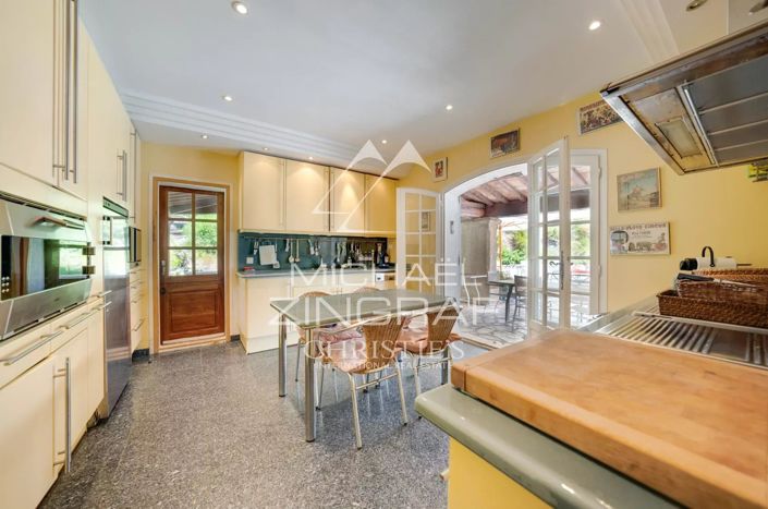 Image No.9-12 Bed House for sale