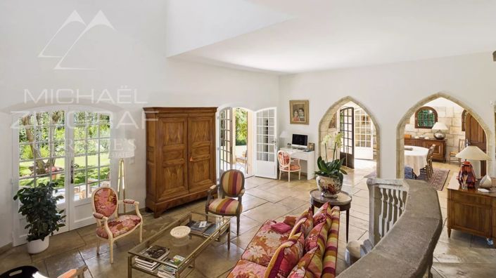 Image No.6-4 Bed House for sale