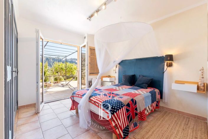 Image No.13-4 Bed House for sale