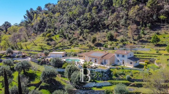 Image No.2-4 Bed House for sale