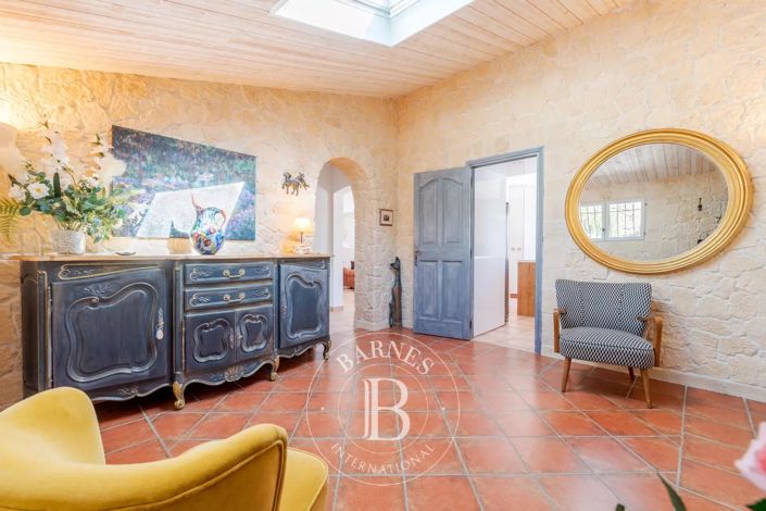 Image No.7-4 Bed House for sale