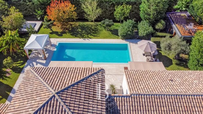 Image No.2-6 Bed House for sale