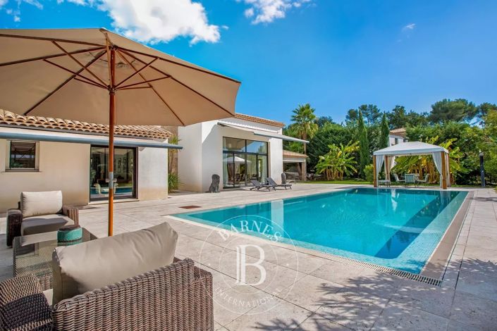 Image No.3-6 Bed House for sale