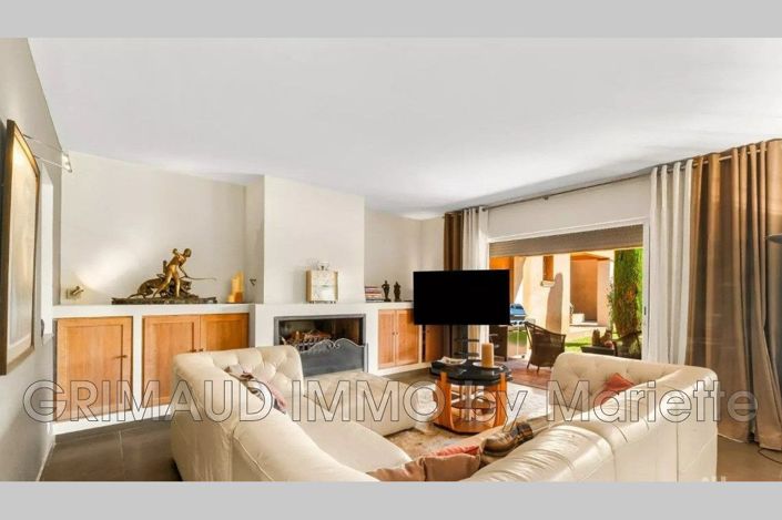 Image No.6-5 Bed House for sale