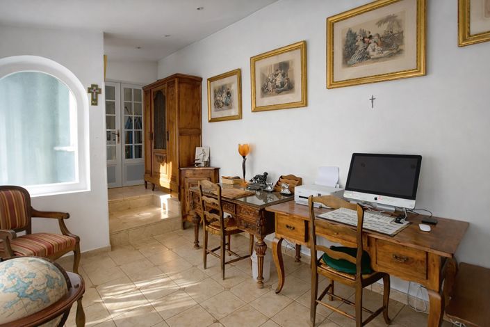 Image No.17-3 Bed House for sale