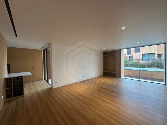 Image No.18-3 Bed House for sale