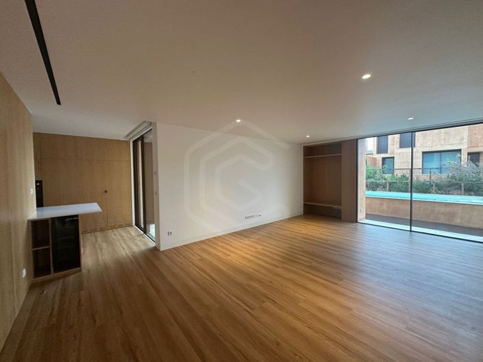 Image No.21-3 Bed House for sale