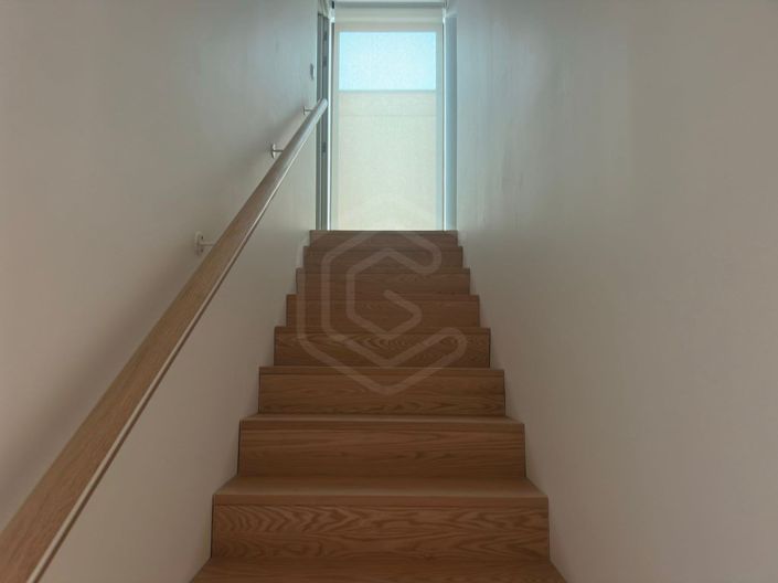 Image No.24-3 Bed House for sale