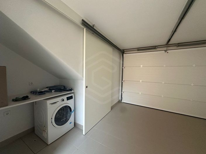 Image No.28-3 Bed House for sale