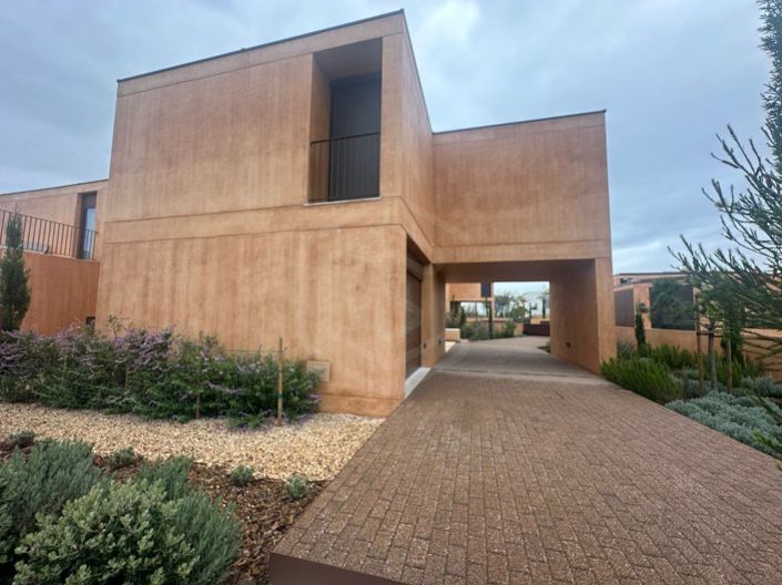 Image No.8-3 Bed House for sale