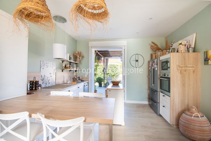 Image No.10-5 Bed House for sale