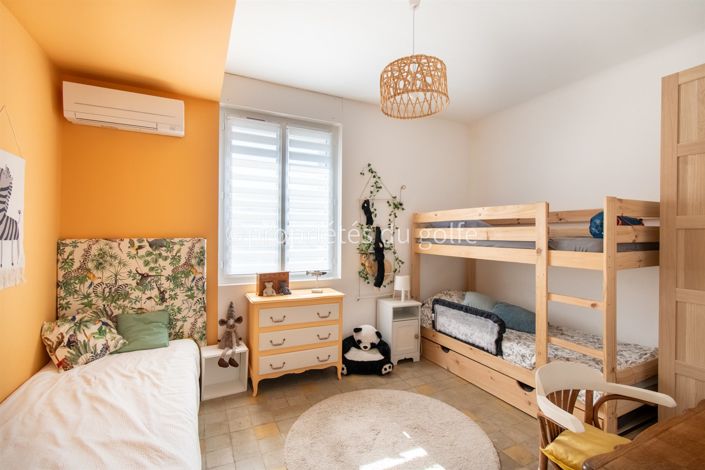 Image No.17-5 Bed House for sale