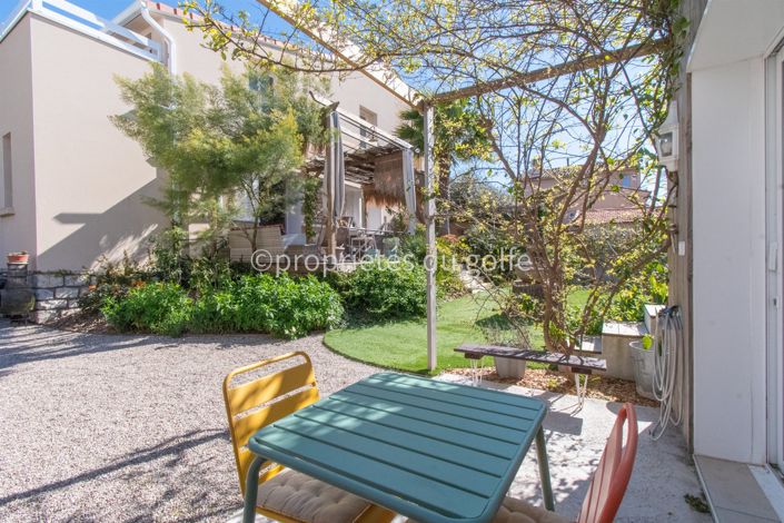 Image No.30-5 Bed House for sale