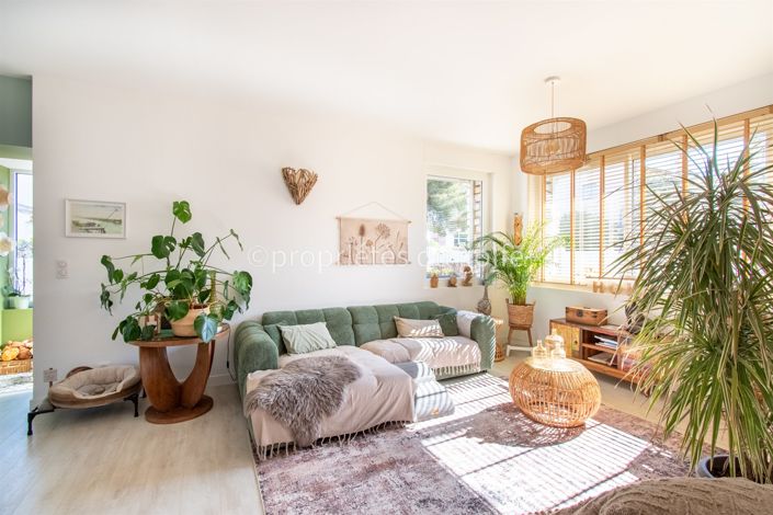 Image No.7-5 Bed House for sale