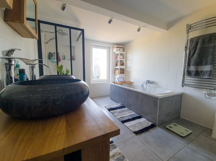 Image No.10-3 Bed House for sale