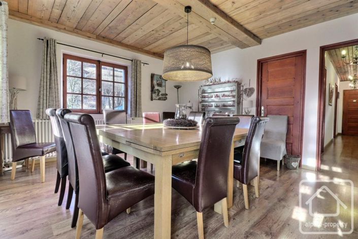 Image No.10-11 Bed Property for sale