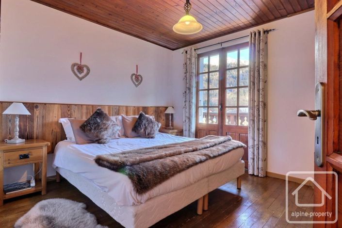 Image No.14-11 Bed Property for sale