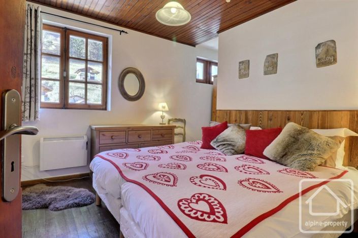 Image No.15-11 Bed Property for sale