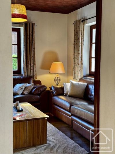 Image No.24-11 Bed Property for sale