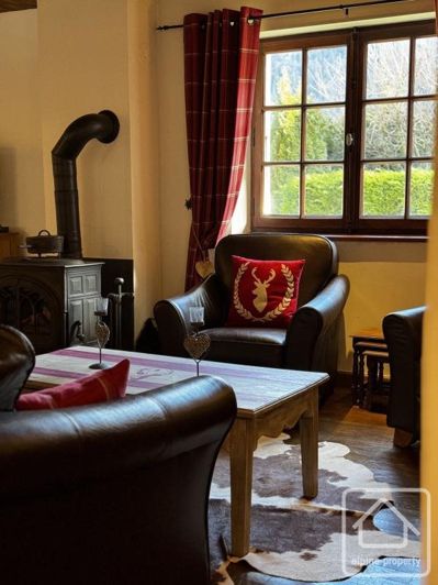 Image No.25-11 Bed Property for sale