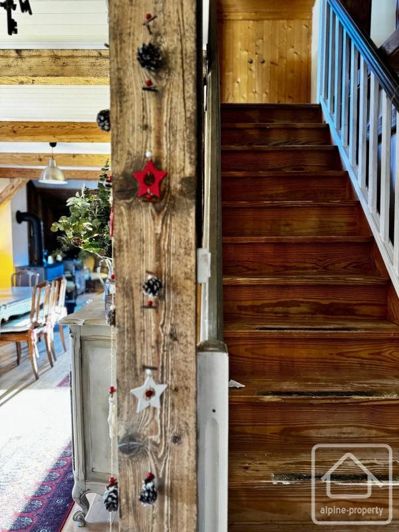 Image No.33-11 Bed Property for sale