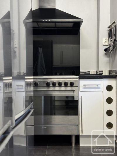 Image No.36-11 Bed Property for sale