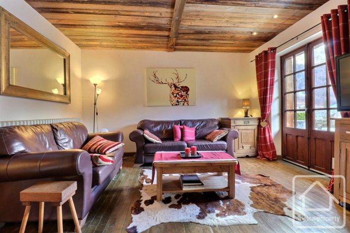 Image No.6-11 Bed Property for sale