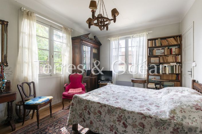 Image No.2-6 Bed House for sale