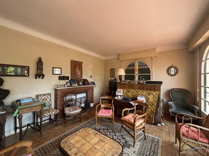 Image No.4-6 Bed House for sale