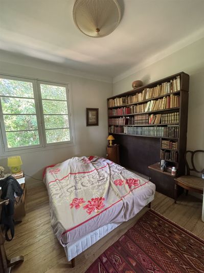 Image No.5-6 Bed House for sale