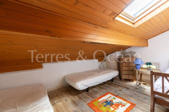 Image No.9-6 Bed House for sale