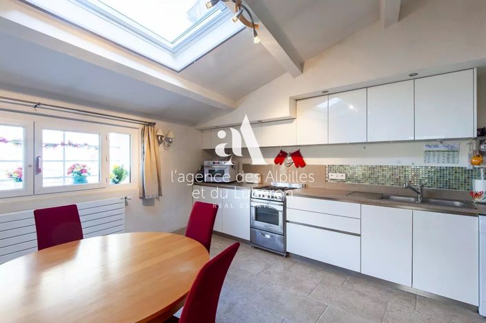 Image No.6-4 Bed House for sale