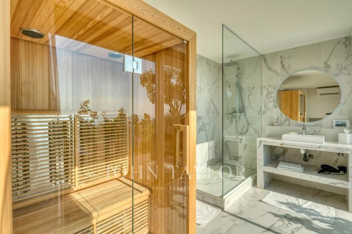 Image No.25-6 Bed House for sale