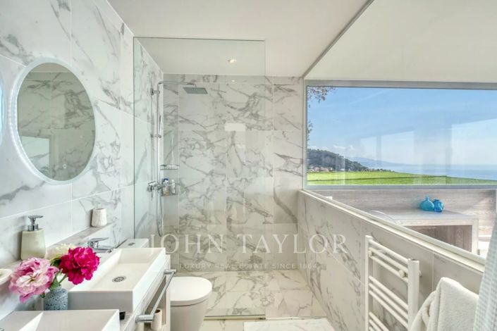 Image No.26-6 Bed House for sale