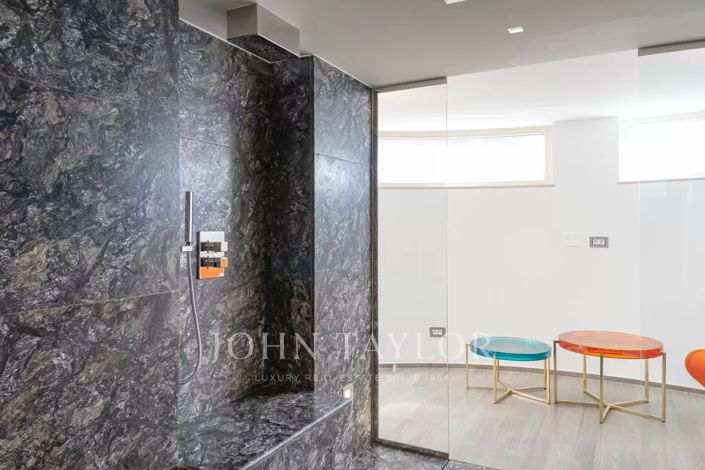 Image No.23-5 Bed House for sale