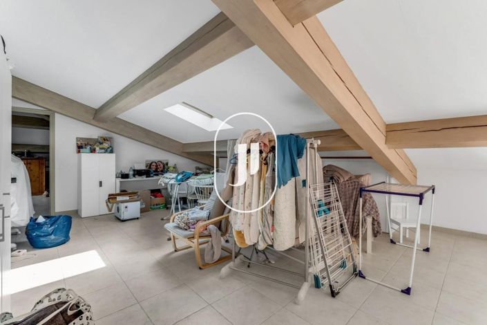 Image No.11-6 Bed House for sale