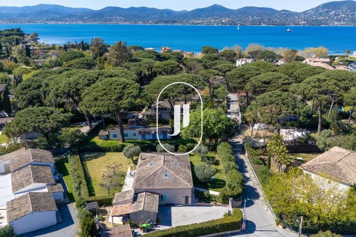 Image No.2-6 Bed House for sale