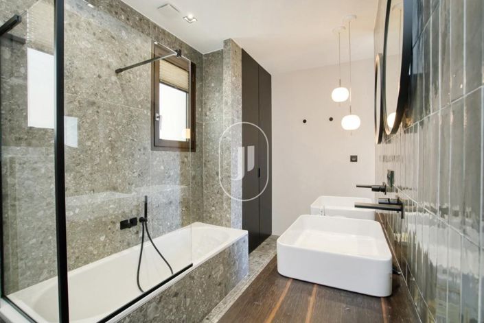 Image No.9-3 Bed Apartment for sale