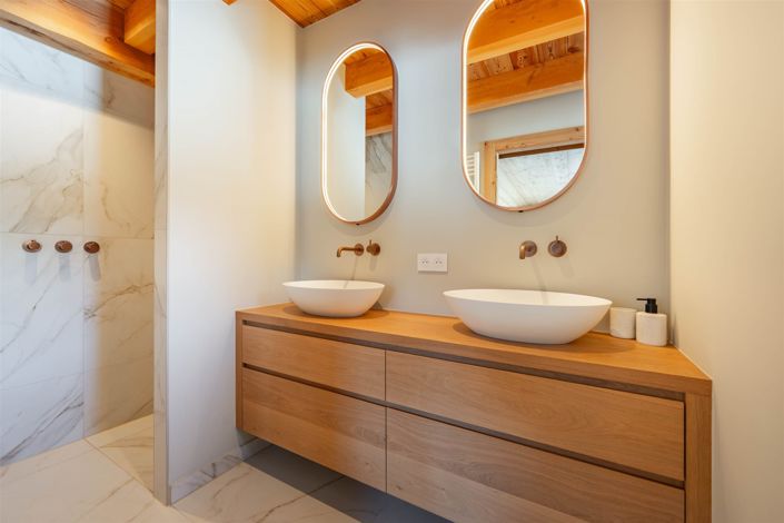 Image No.14-4 Bed House for sale