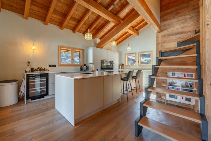 Image No.8-4 Bed House for sale