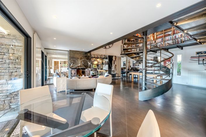 Image No.11-7 Bed House for sale