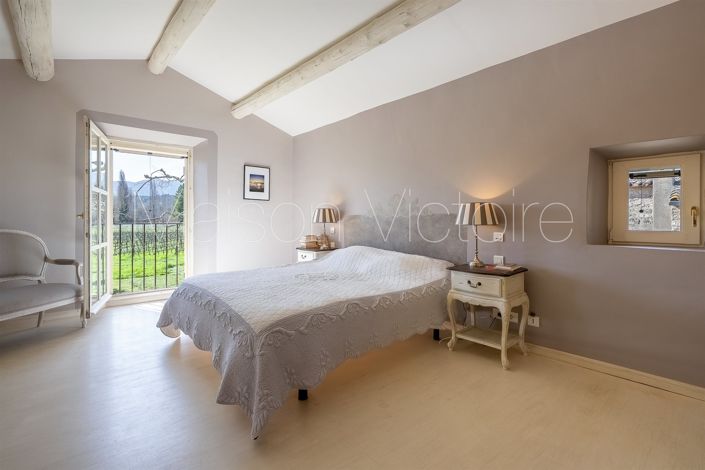 Image No.19-6 Bed House for sale