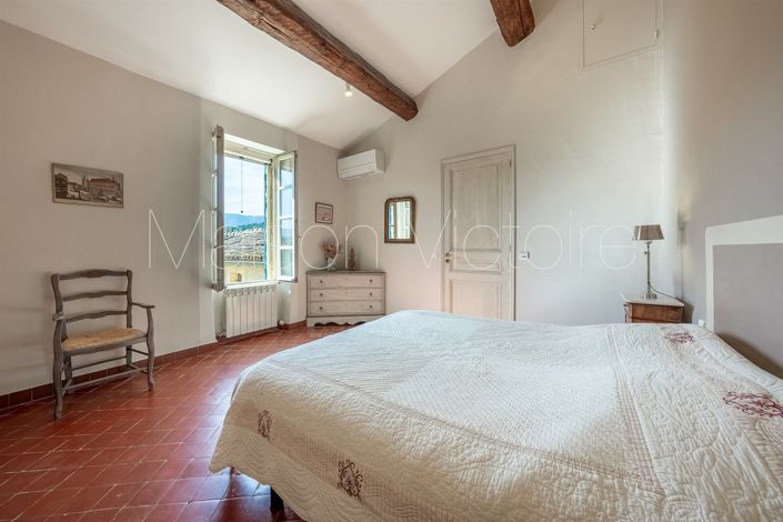 Image No.21-6 Bed House for sale