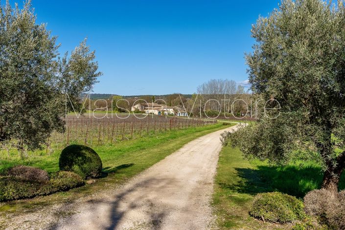 Image No.5-6 Bed House for sale