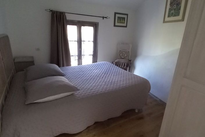 Image No.10-3 Bed House for sale