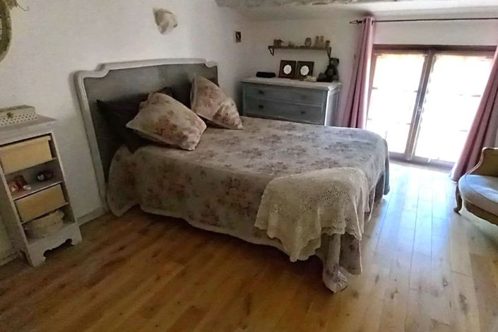 Image No.8-3 Bed House for sale