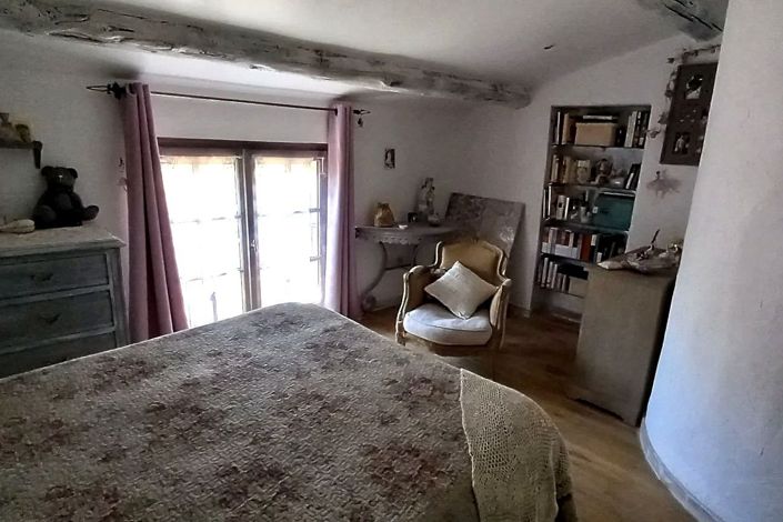 Image No.9-3 Bed House for sale