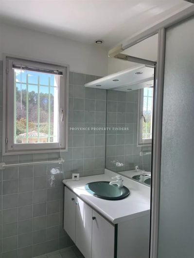 Image No.12-5 Bed House for sale