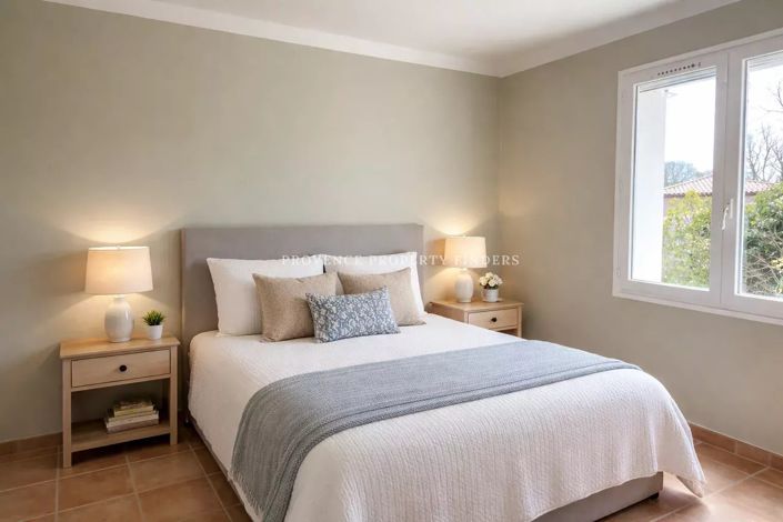 Image No.3-5 Bed House for sale